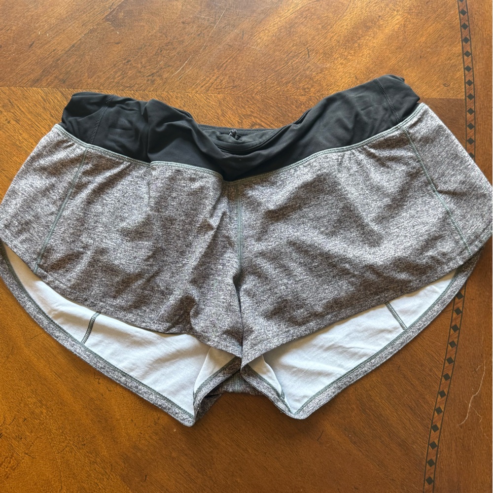 Lululemon Speed Up Low-Rise Lined Short 2.5” *DISCONTINUED*